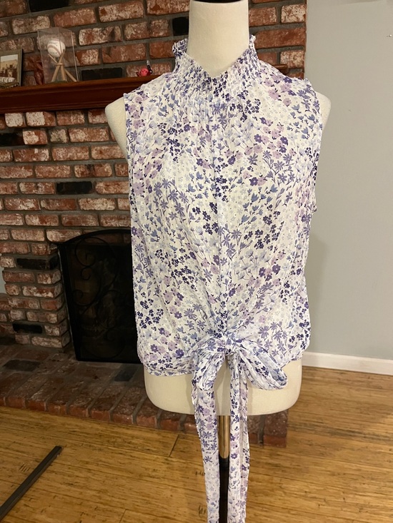 Rachel Zoe Tops - Rachel Zoe Lavender Floral Tie-Front Smocked Neck Camisole